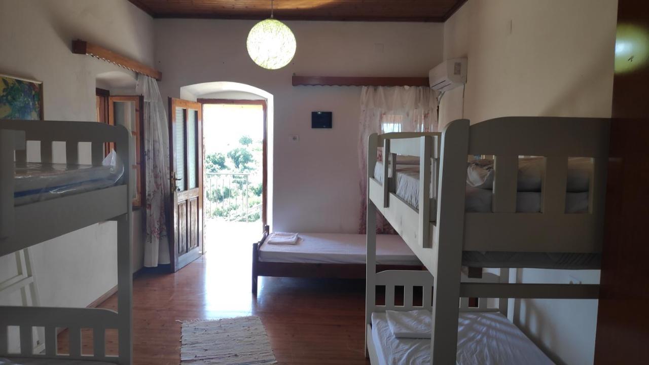 Filikur Hostel Himarë Dış mekan fotoğraf